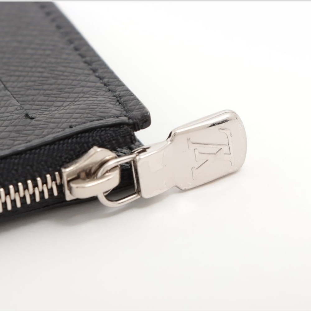 Authentic Louis Vuitton Taiga Coin Card Holder - Picture 3 of 7